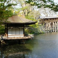 御橋廊下と東屋