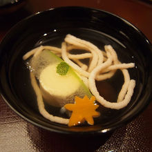 出汁はしっかりでてるのに薄味で美味。