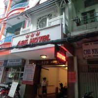 マックティブオイ通りにあります