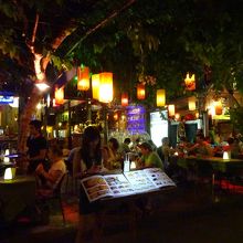 洒落たレストランもあります。