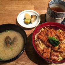 穴子めしとアサリの田舎みそ汁