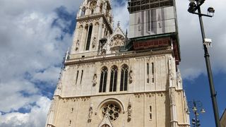 カプトルの中心をなす大聖堂