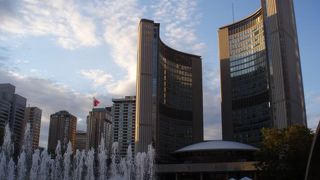 面白い形の建物です。