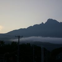 部屋の大きな窓からは、大きく利尻富士が眺望出来る。