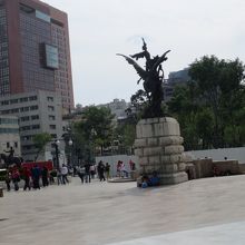 前庭部分の像です。