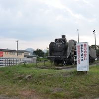 最寄駅中山平温泉駅は宿の北側　C58が見える