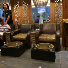 足をあたためながら、頭と肩マッサージ