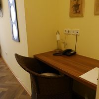 小さいデスクもあります。