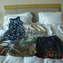 右端に並べてあるのが市場で買った巾着袋です。