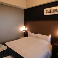 ダブルベッドは大きくて寝心地よかったです