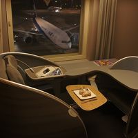 フライヤーズルームの部屋にはファーストクラス座席があります