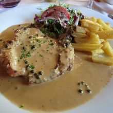 メインのステーキ