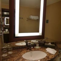 洗面台、鏡です