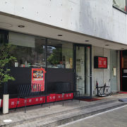 行列のできる人気店で麻婆豆腐ランチ