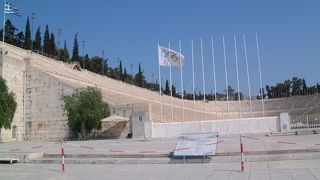 ギリシャで豪華客船クルーズ　　(5)　第一回近代オリンピック競技場を見学