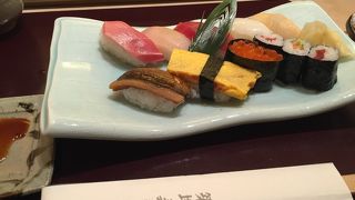 高級感のあるお寿司屋さんでお値打ちランチ