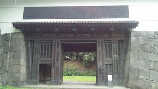 保存状態が良い旧江戸城清水門はここだよ