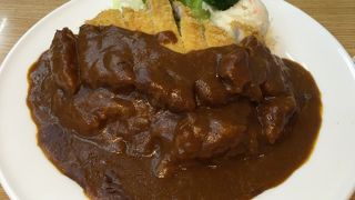 カツカレーが人気です