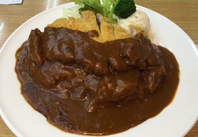 カツカレーが人気です