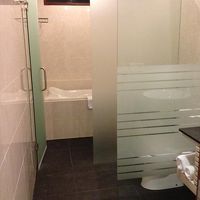 洗面・トイレ・バスも縦長