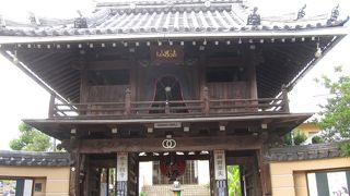 和洋折衷のお寺
