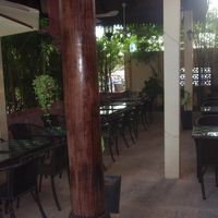 朝食は、こじんまりとしたオープンエアーで！