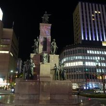 駅前なのでとりあえず目立ってます。