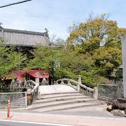 「笠寺観音」の通称で知られています