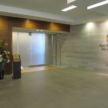 本館の入口です。