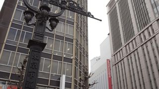 三越のすぐ近くです