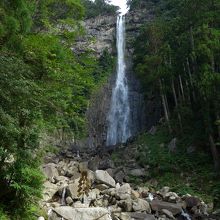 那智山からの清らかな水です