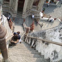 大仏塔から見た礼拝堂入口