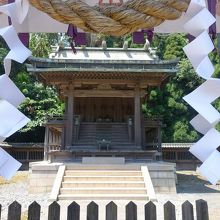 一番奥の本殿。