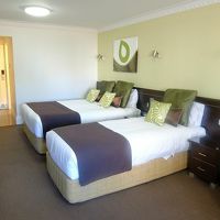 ダブルとシングルの２ベッド