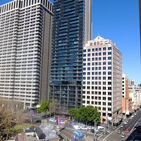 部屋からの眺望で，左下にミュージアム駅