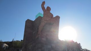 像の前からの展望は格別です。この街の世界遺産のイメージ写真はほぼここから。