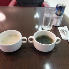 お粥とスープが本当に変な味で…