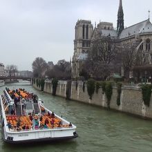 セーヌ川左岸から