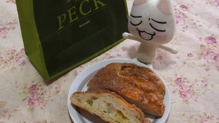 美味しいパンとデリのお店