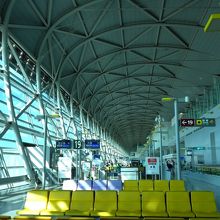 国内線ターミナルはガラガラでした。