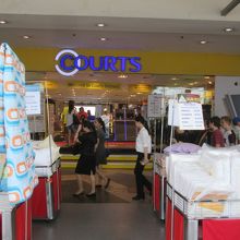 COURTS (ウエストゲート店)