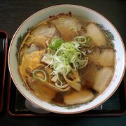 あっさりしたラーメン。駐車場は広く停めやすく見つけやすいお店。