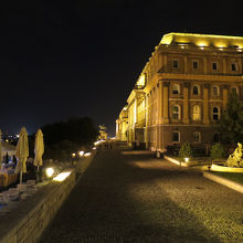 足もとが暗い場所もあります