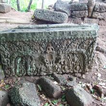 彫刻が残されている遺跡
