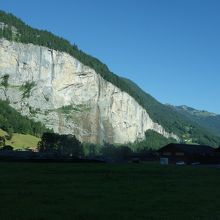 遠くから見ても美しい