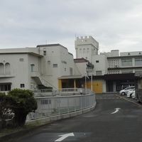 矢太樓です正面が本館で左側が南館です