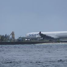 ちょうど良いタイミングでスリランカ航空が着陸したのでパチリ！