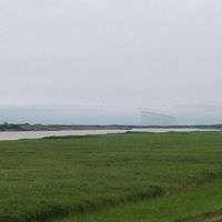 1時間ほど歩いて天塩川大橋へ、オトンルイ風力発電！