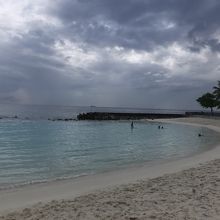 なかなか綺麗なビーチでしょ？