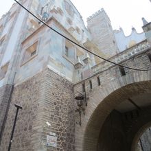 大学構内の感じでは無かったです。